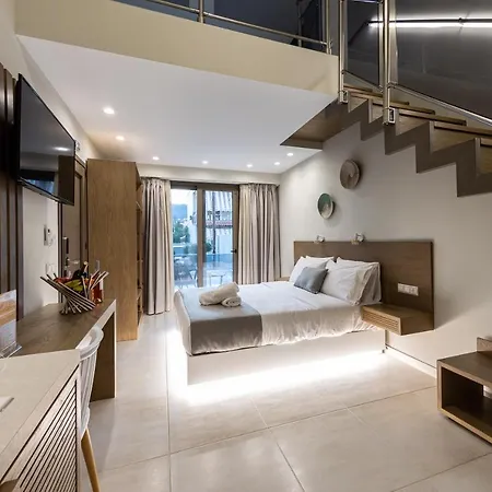 Ammos Luxury מלון דירות 4*