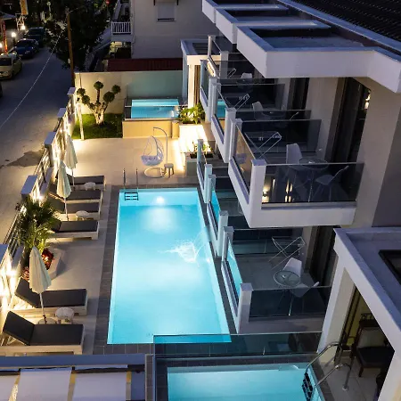 Ammos Luxury מלון דירות