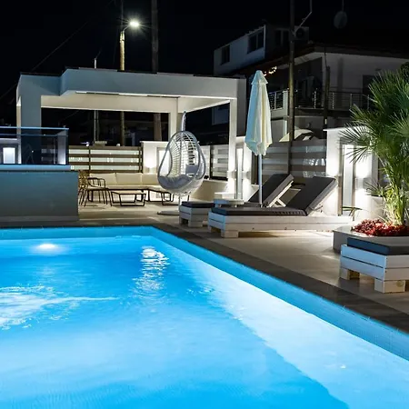 Ammos Luxury מלון דירות Vrasná