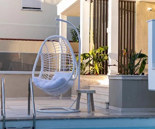 Ammos Luxury Apartahotel Vrasná
